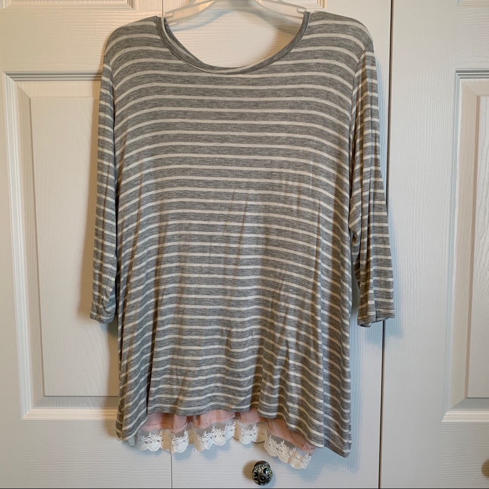 NWT Split Back Shirt
